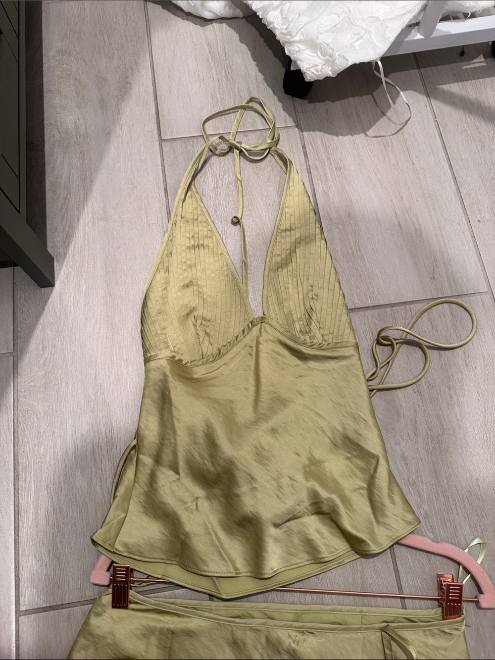 NIA Devon top and Nicolas Skirt Lime Satin Set - Picture 3 of 4